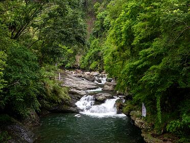Longfeng Waterfall & Xiaowulai Skywalk